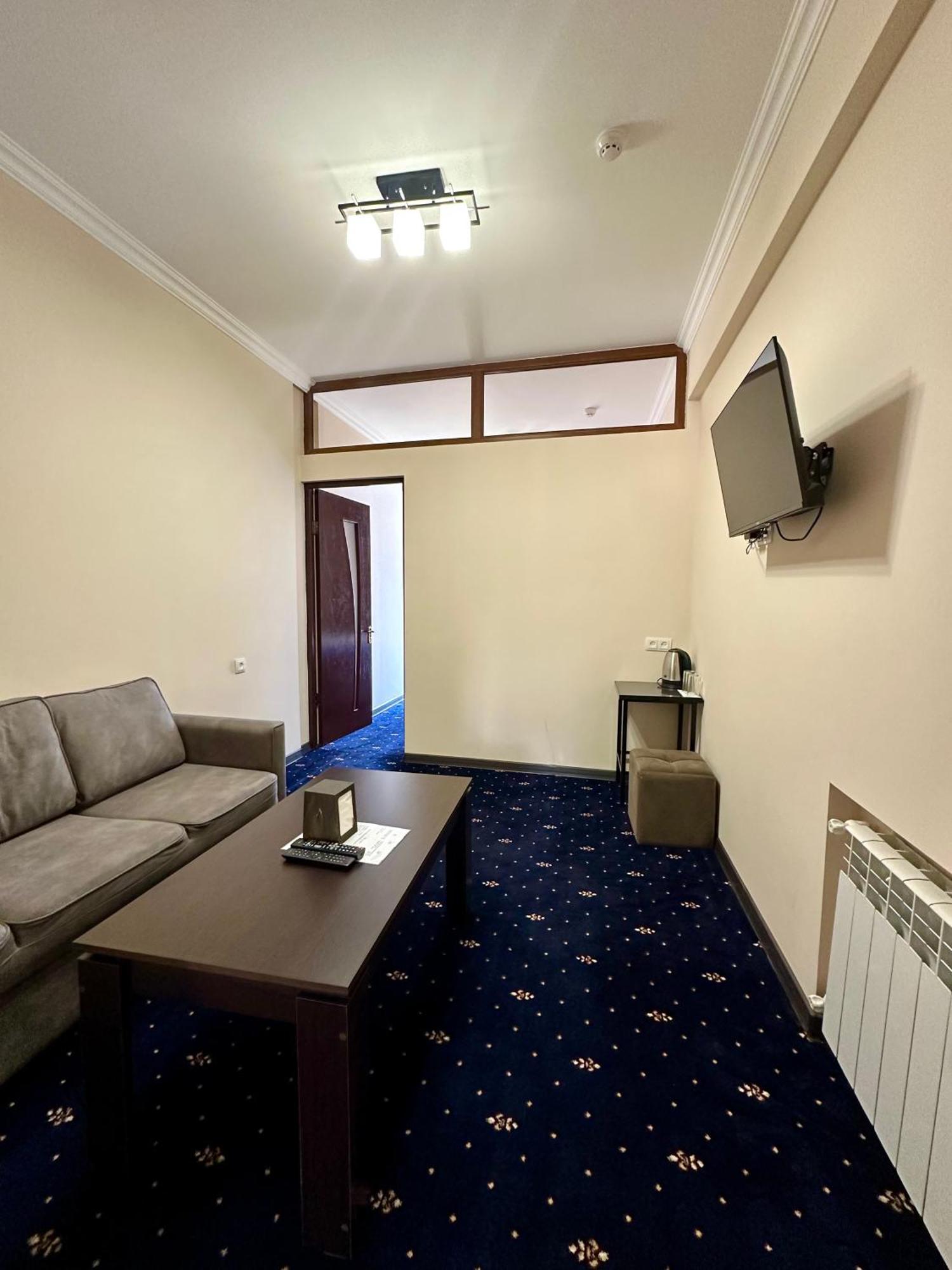 Hotel - Saya تساجكادزور المظهر الخارجي الصورة